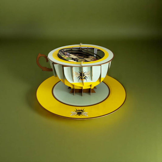 A cup of tea pop up card - Bee