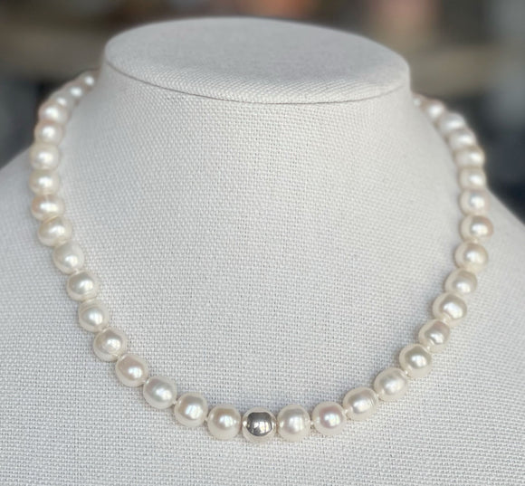 White Round & Oval Pearl Mix Necklace