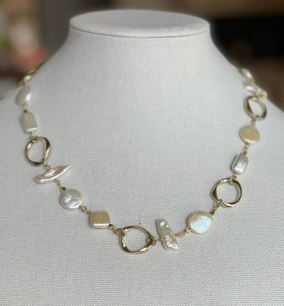 Round Pearl & Stick Pearl Necklace