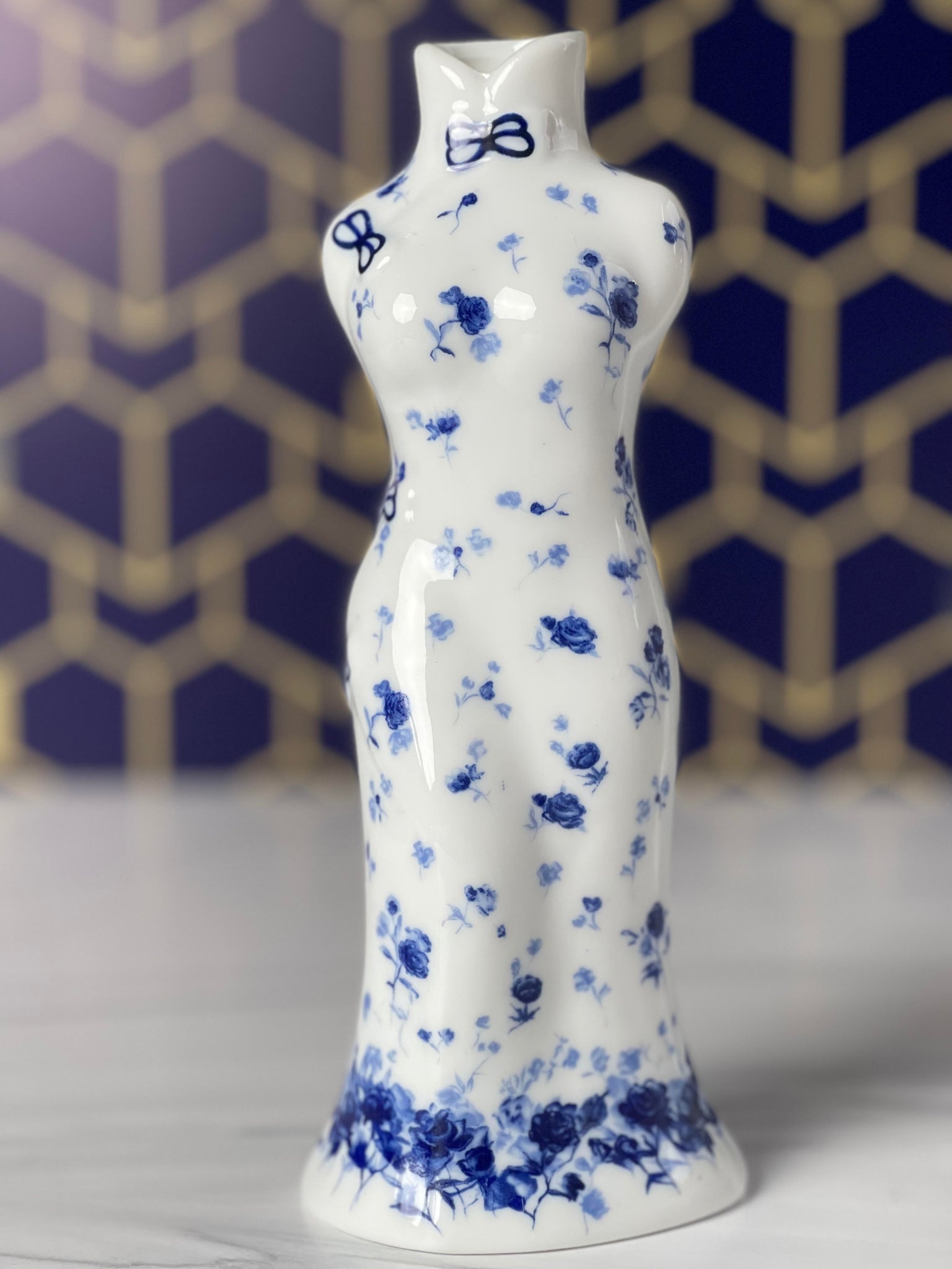 Porcelain Asian Dress Shape Vase – O'Day Cache